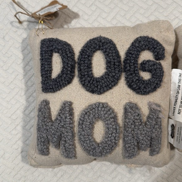NWT- set of dog mom pillows - Picture 2 of 6